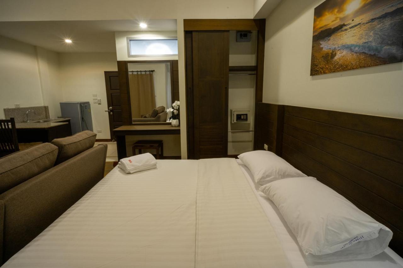Hotel Baan Chuan Chom Pattaya Exterior foto