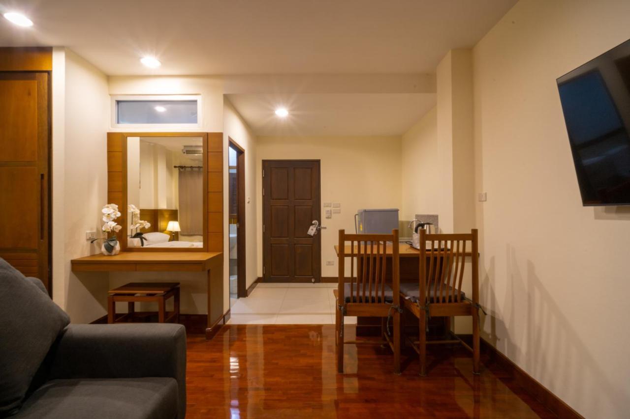 Hotel Baan Chuan Chom Pattaya Exterior foto