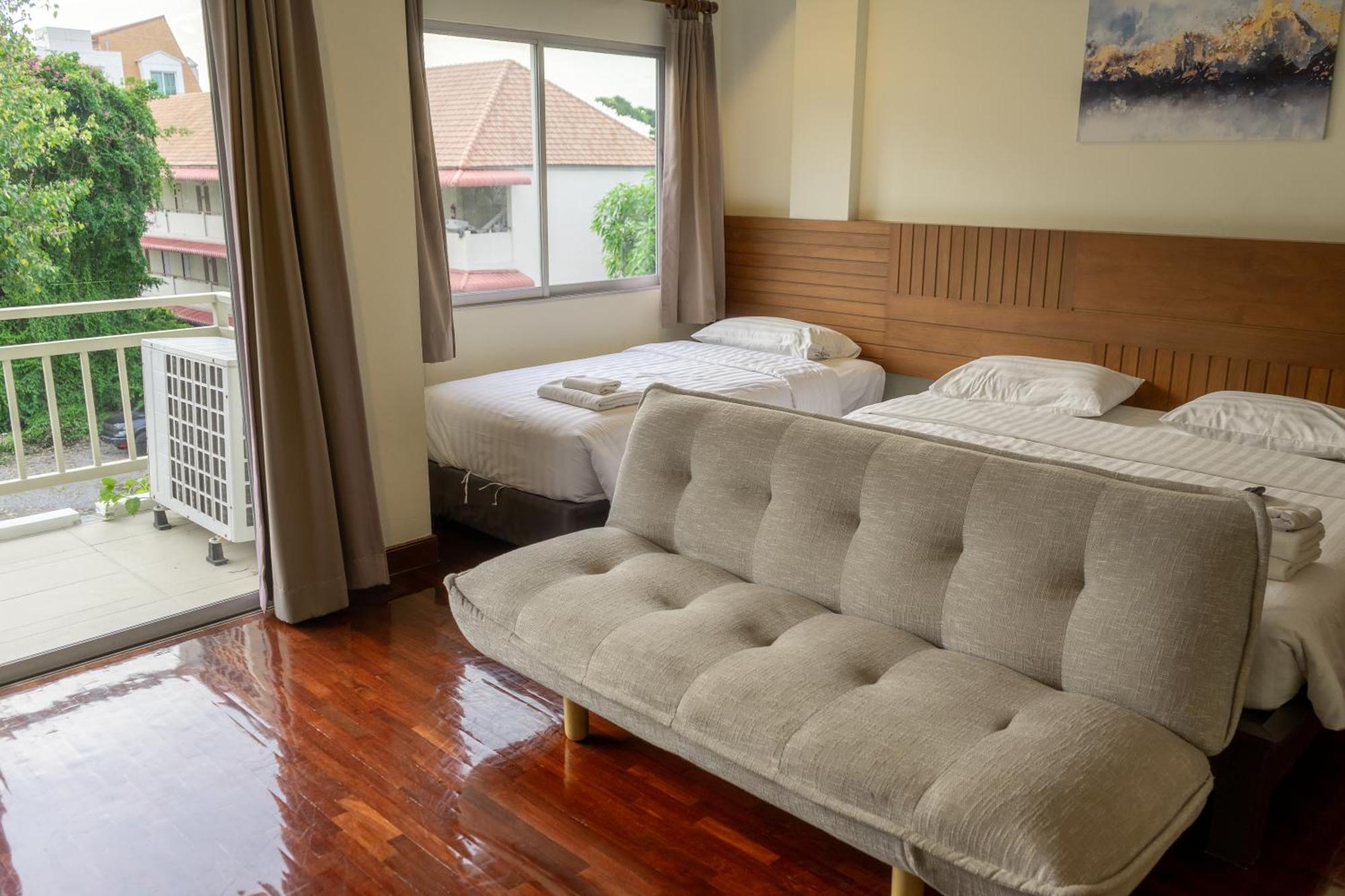 Hotel Baan Chuan Chom Pattaya Exterior foto